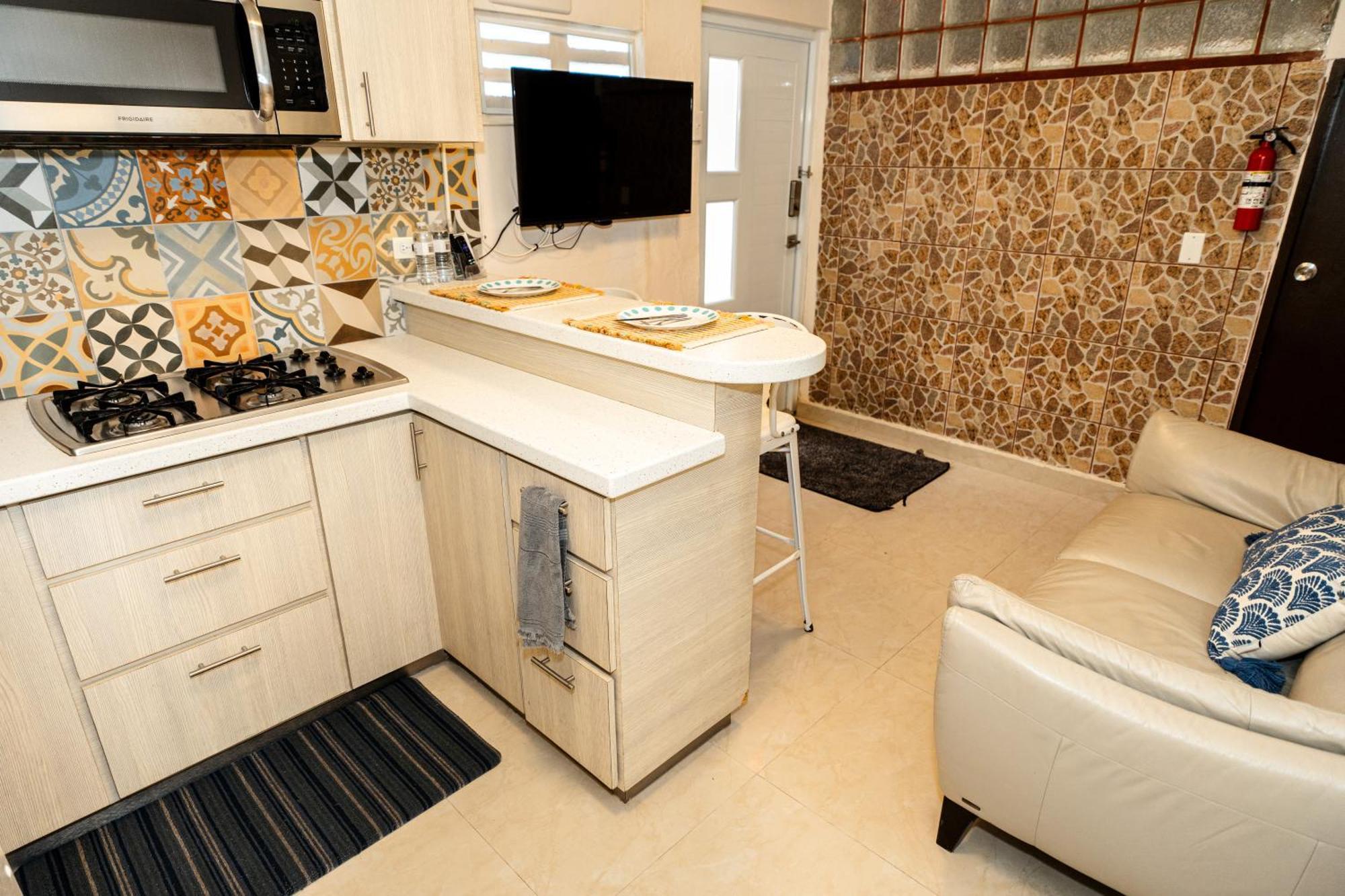 ポンセCompact Haven With Private Entrance And Free Parking And Laundryアパートメント エクステリア 写真